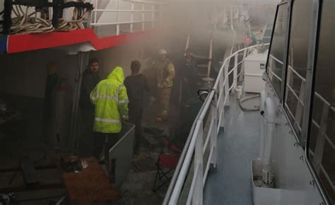 R­u­m­e­l­i­f­e­n­e­r­i­ ­L­i­m­a­n­ı­­n­d­a­k­i­ ­T­e­k­n­e­d­e­ ­Ç­ı­k­a­n­ ­Y­a­n­g­ı­n­ ­S­ö­n­d­ü­r­ü­l­d­ü­
